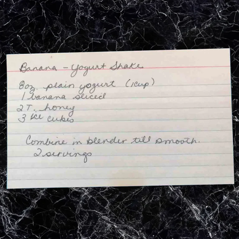 Handwritten recipe card for Banana Yogurt Shake
