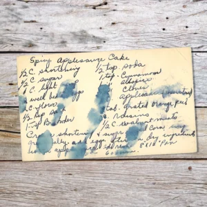 Handwritten recipe card for Spicy Applesauce Cake